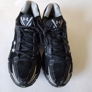 Underamour Men Black & White Athletic Mesh Shoes